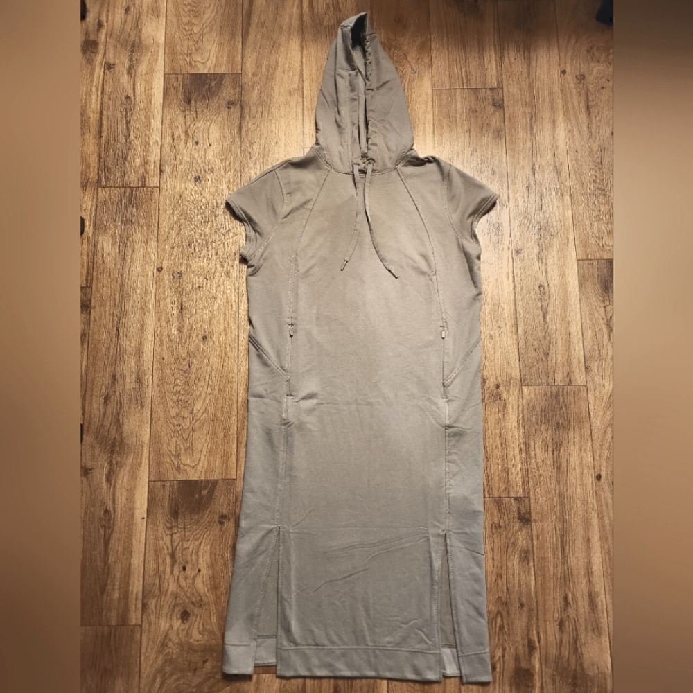 Athleta Hooded Short Sleeve Dress Taupe Size SP New